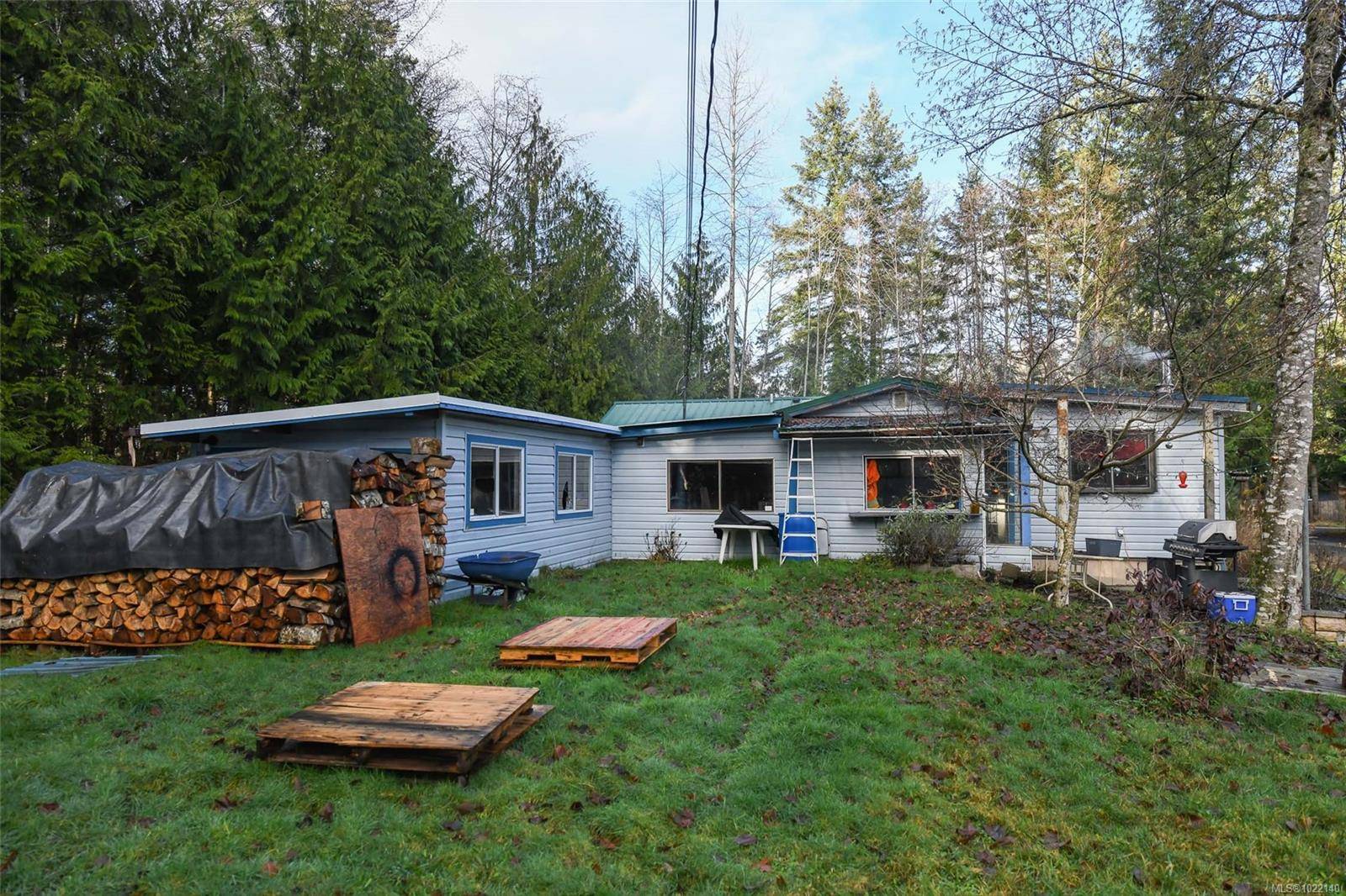 Black Creek, BC V9J 1B9,2795 Macaulay Rd