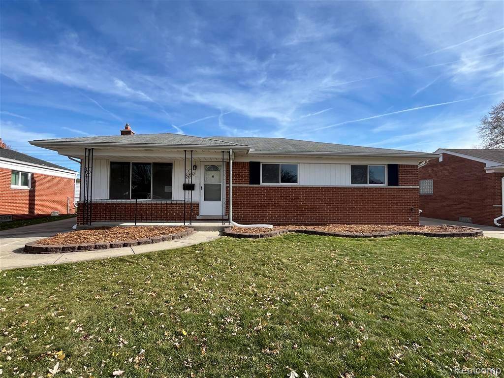 Warren, MI 48093,31374 Pinto DR