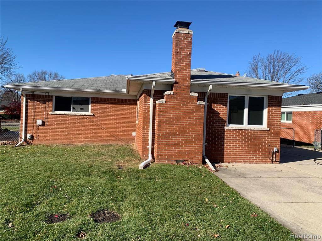 Warren, MI 48093,31374 Pinto DR