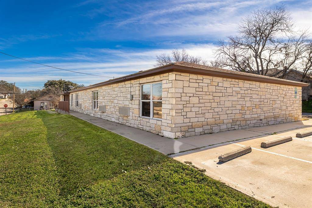 104 E 5th Street, Brady, TX 76825