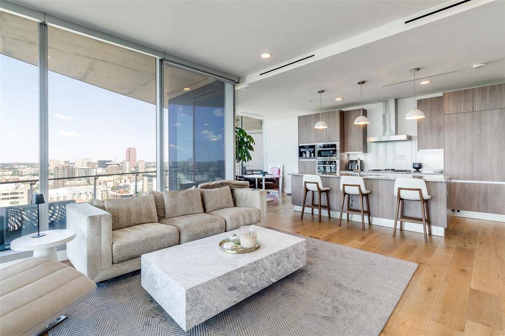 Dallas, TX 75201,3130 N Harwood Street #2304