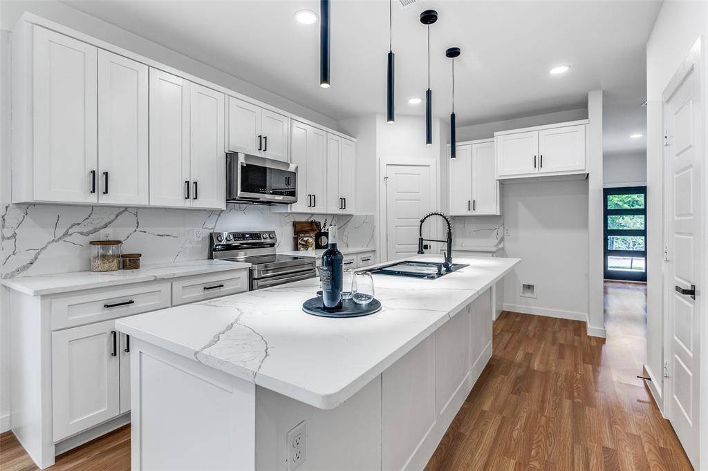 Dallas, TX 75215,2321 Budd Street