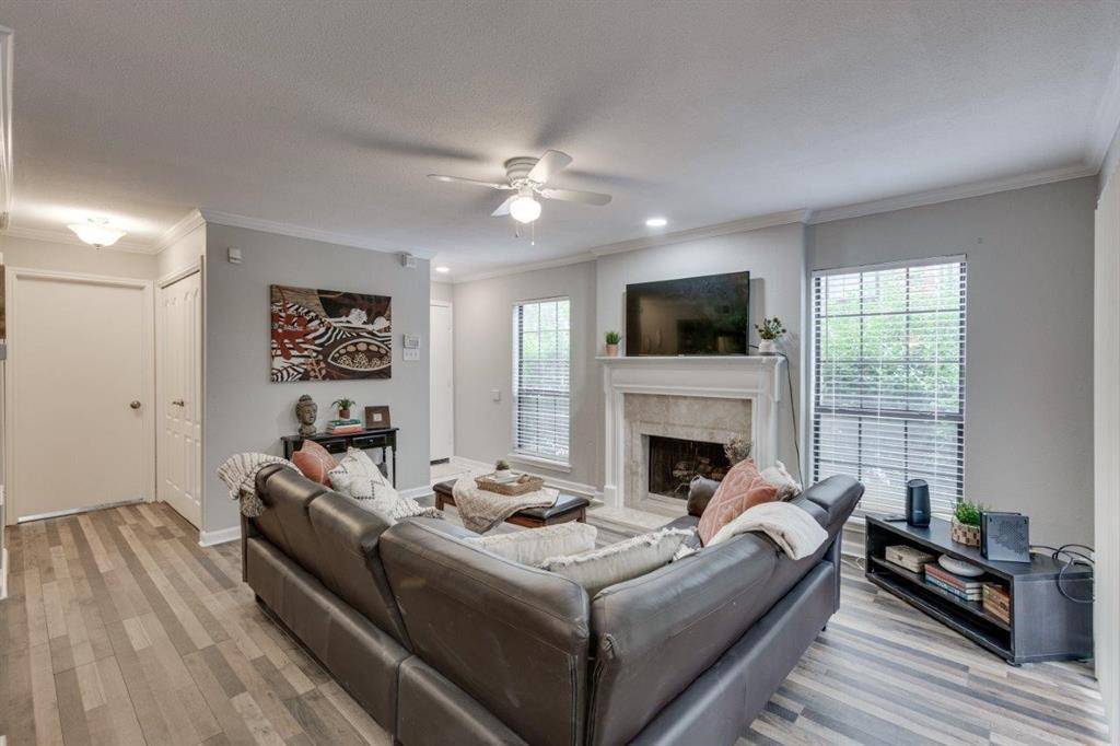 Dallas, TX 75248,15151 Berry Trail #401