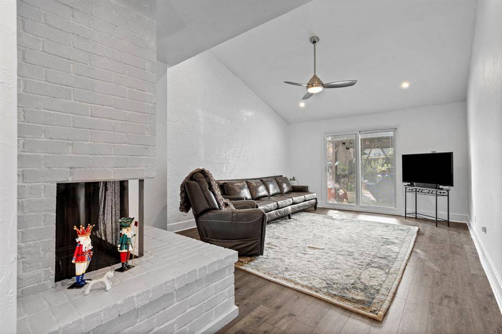 Dallas, TX 75237,2706 Meadow Bluff Lane