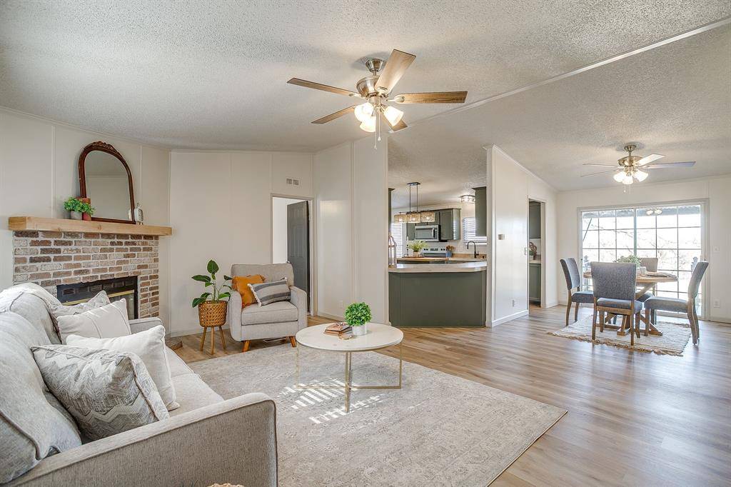 Joshua, TX 76058,5912 Kentucky Street