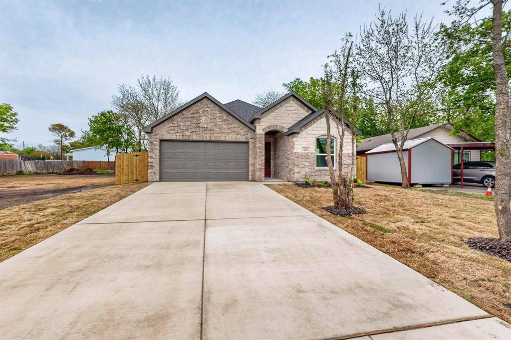 Ennis, TX 75119,806 S Sherman Street