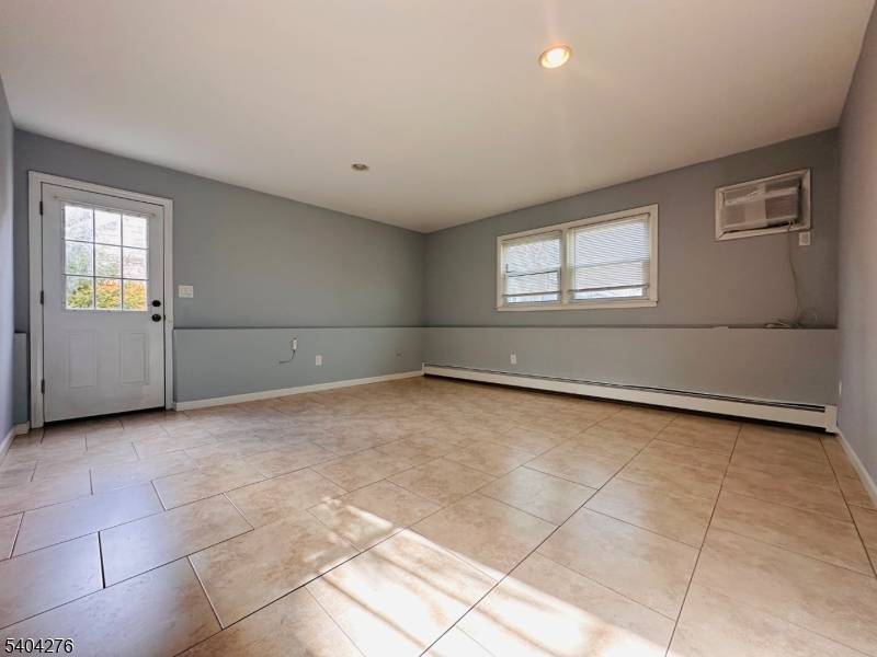 Clifton City, NJ 07013,14 Orchard St