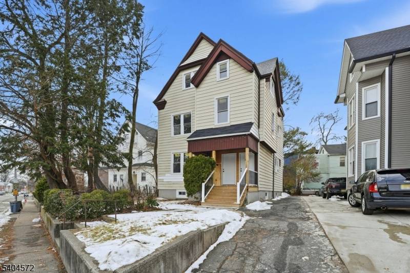 East Orange City, NJ 07017,75 Washington St