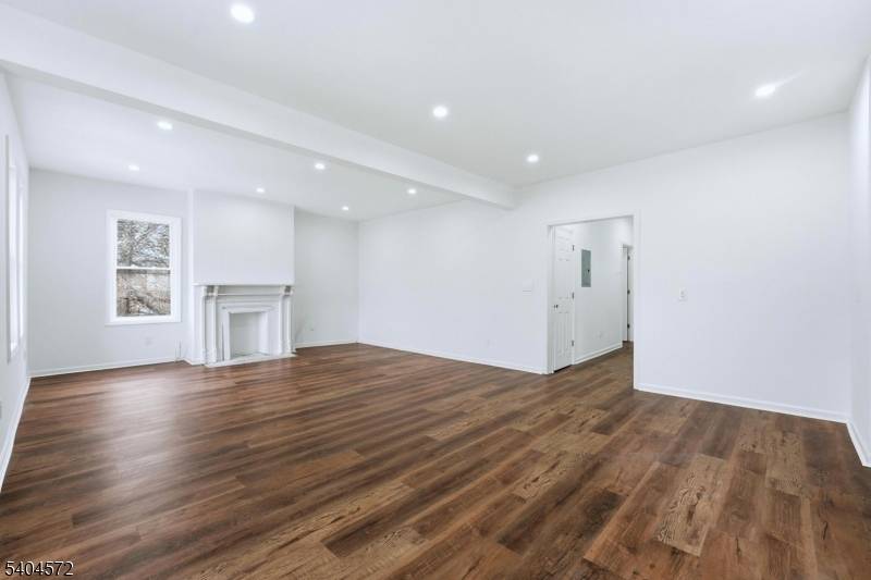 East Orange City, NJ 07017,75 Washington St