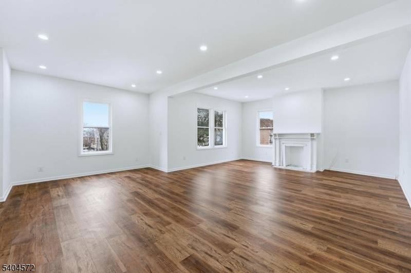 East Orange City, NJ 07017,75 Washington St