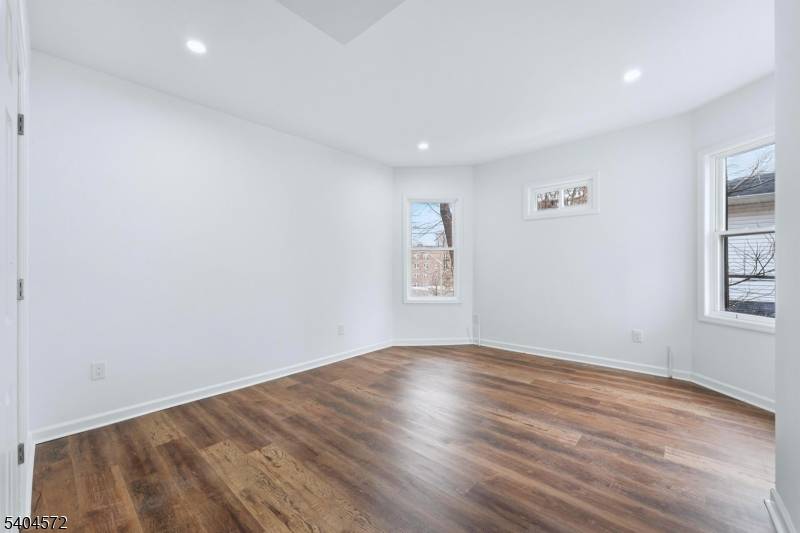 East Orange City, NJ 07017,75 Washington St