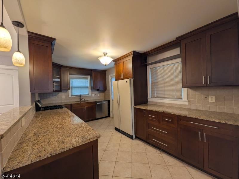 Elmwood Park Boro, NJ 07407,50 Kipp Ave