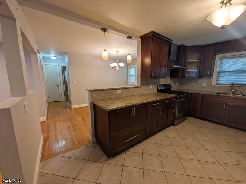 Elmwood Park Boro, NJ 07407,50 Kipp Ave