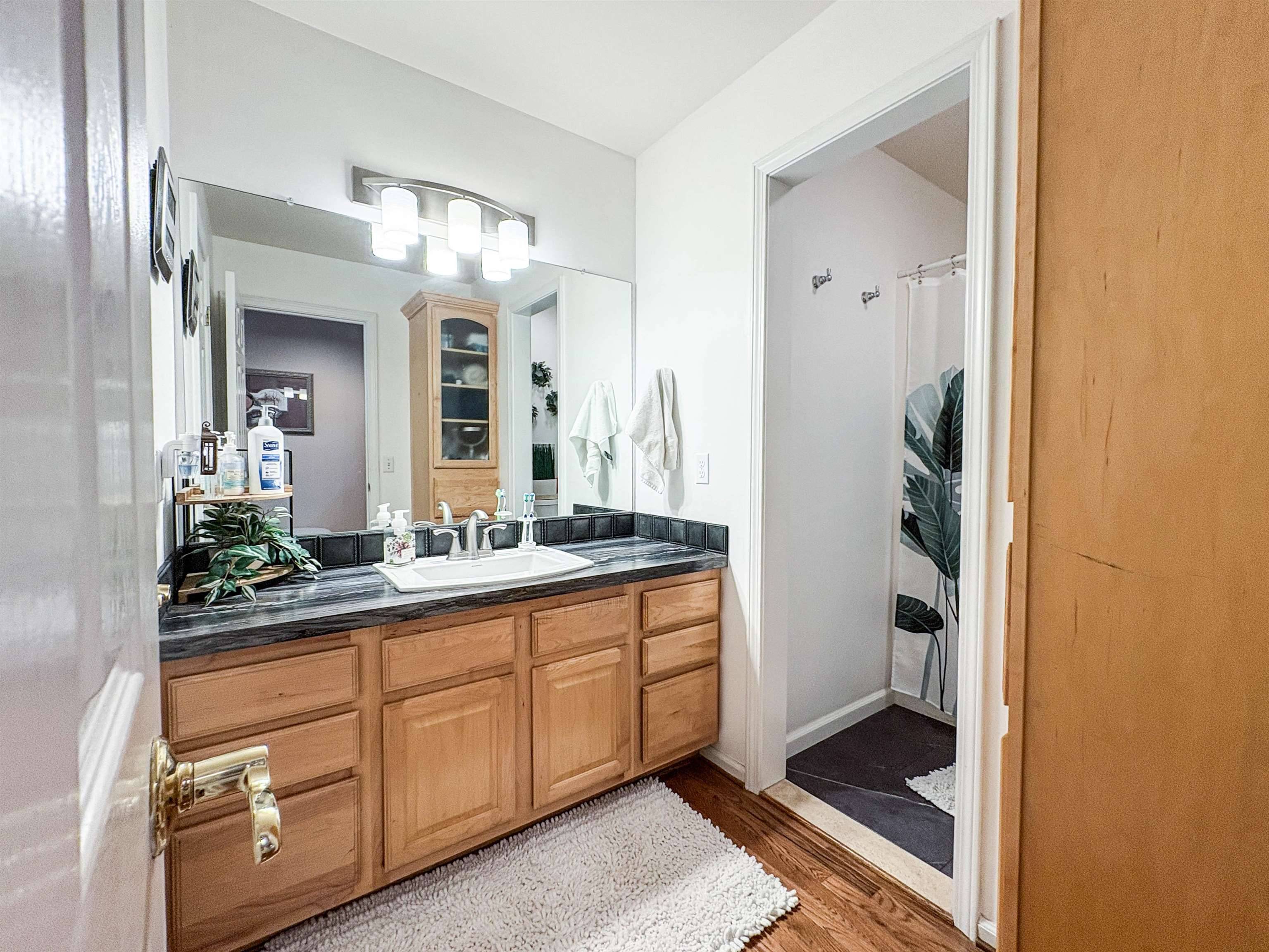 Clio, MI 48420,13114 Bunker CT