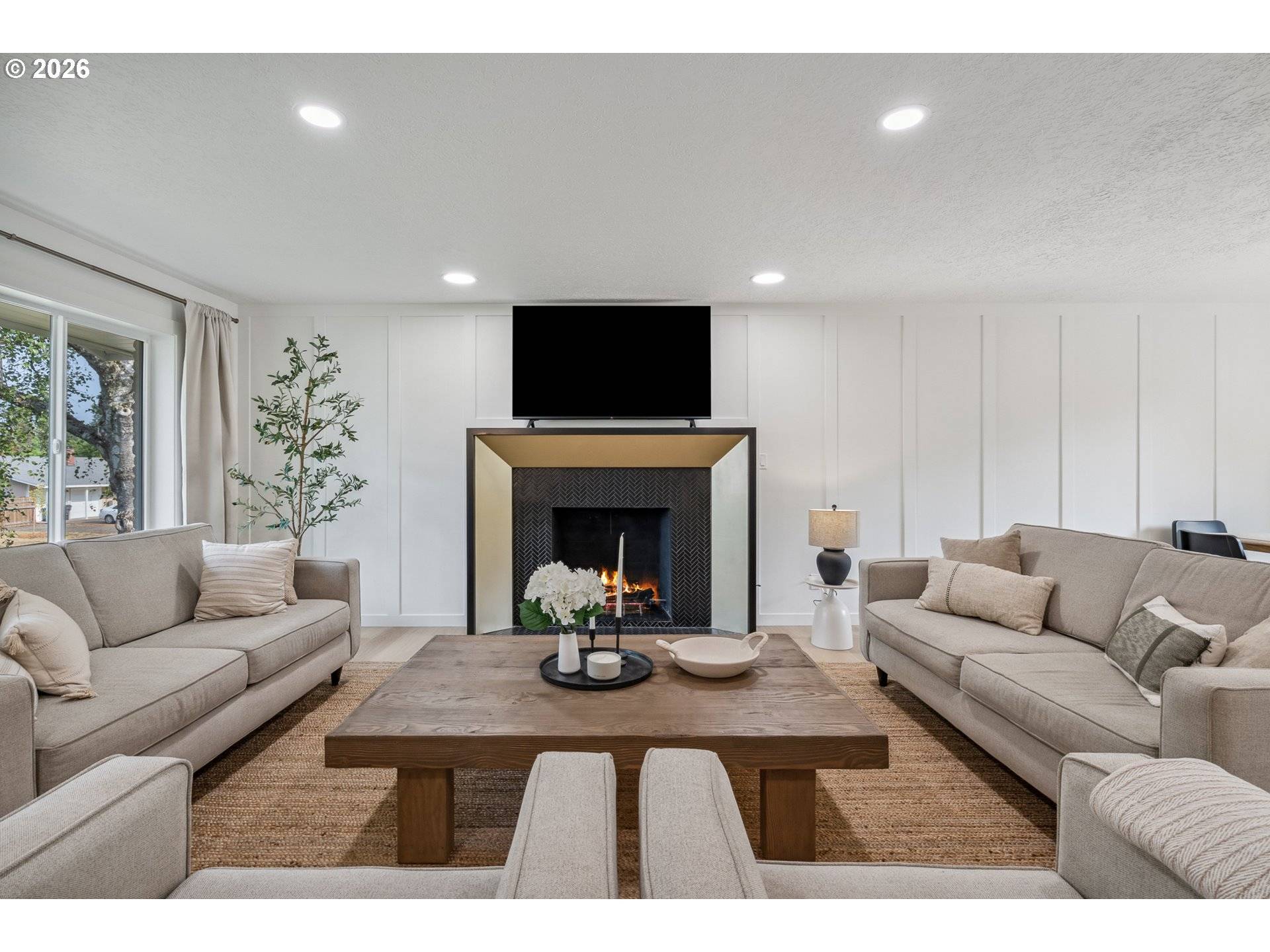 Hillsboro, OR 97123,950 SE 18TH AVE