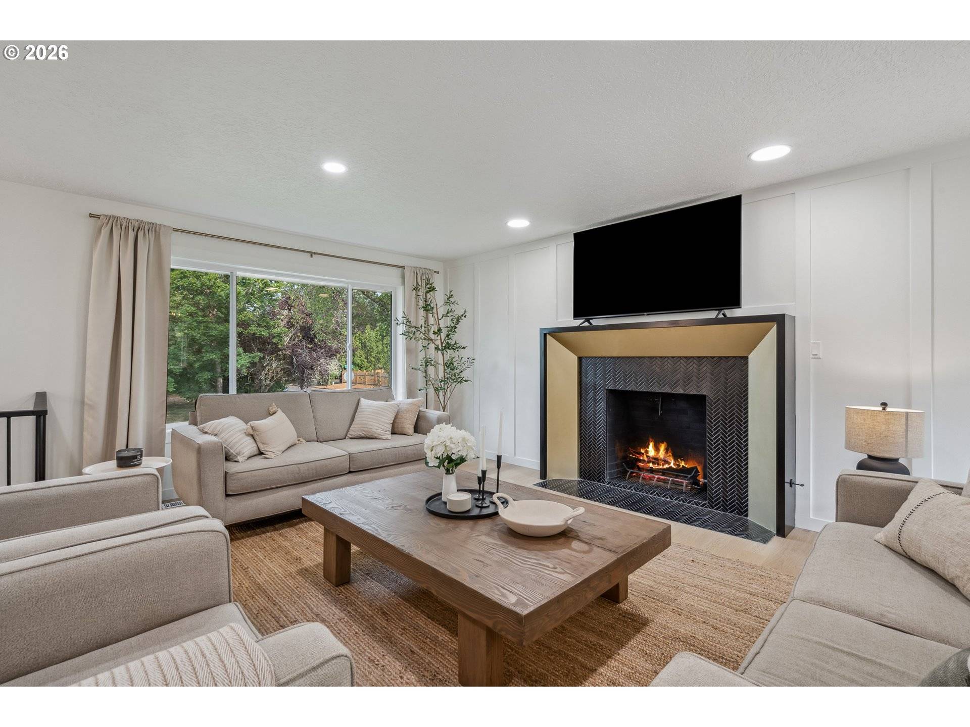 Hillsboro, OR 97123,950 SE 18TH AVE