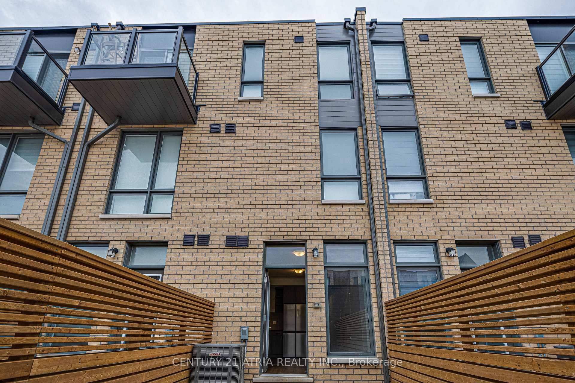 Toronto C04, ON M6A 2M5,28 Turtle Island RD