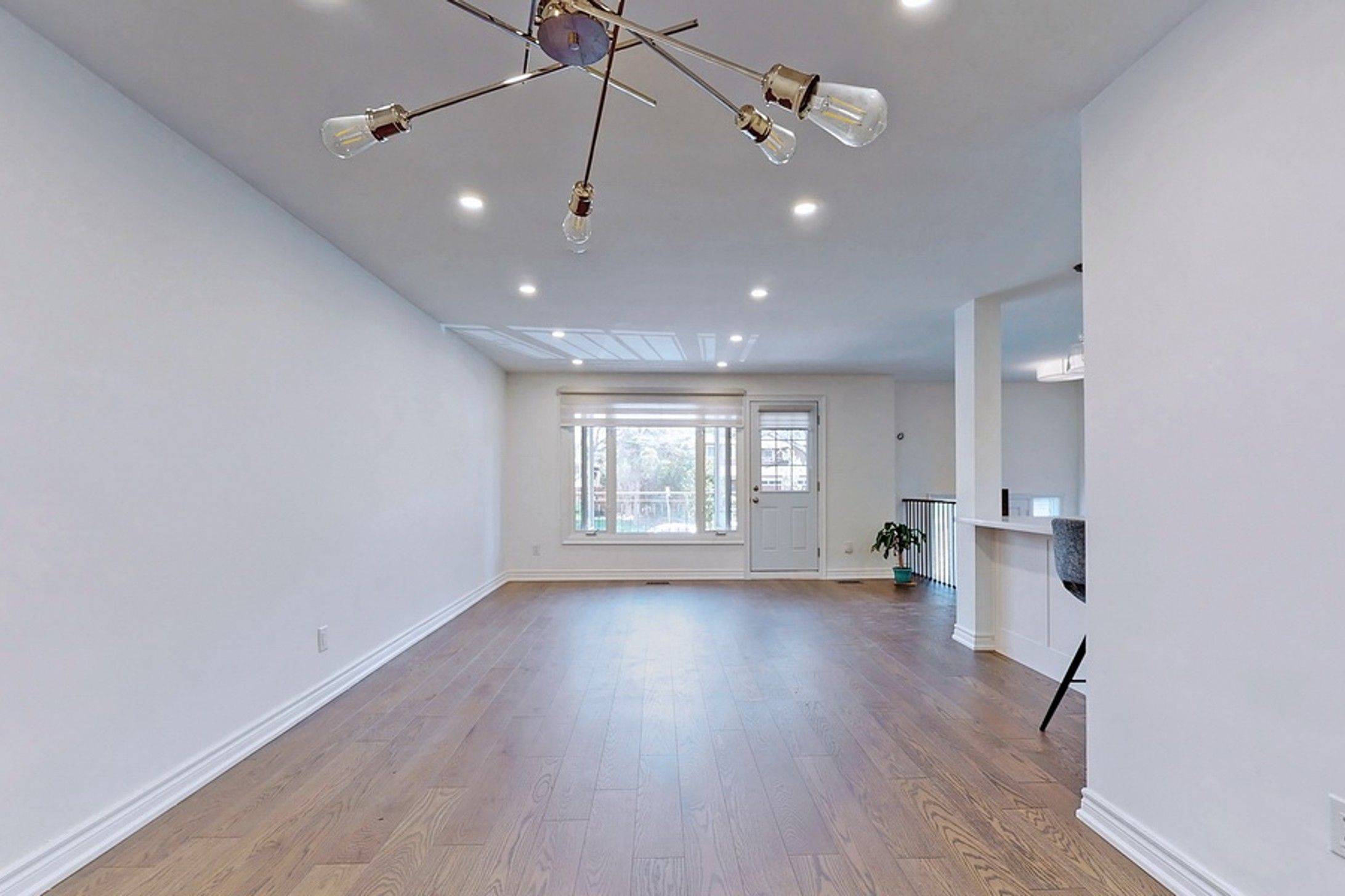 Toronto C15, ON M2H 1P4,22 Mallaby DR #Main