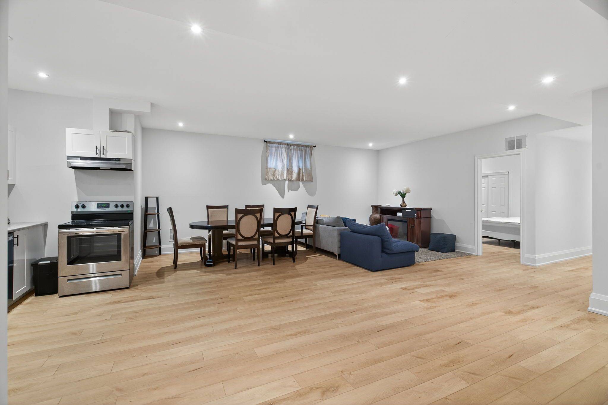 Toronto C04, ON M6B 2L3,645 Coldstream AVE #BSMT