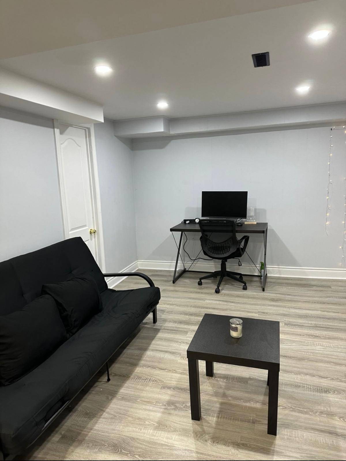 Ajax, ON L1T 2T5,233 Ravenscroft RD