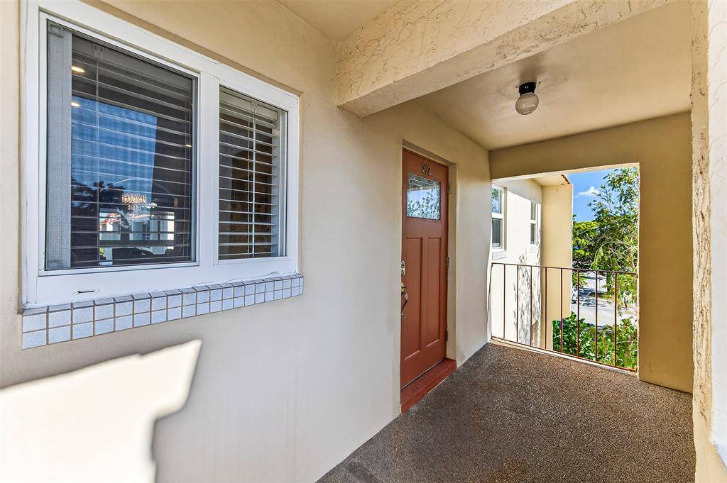 Sunrise, FL 33322,2951 E Sunrise Lakes Dr #312