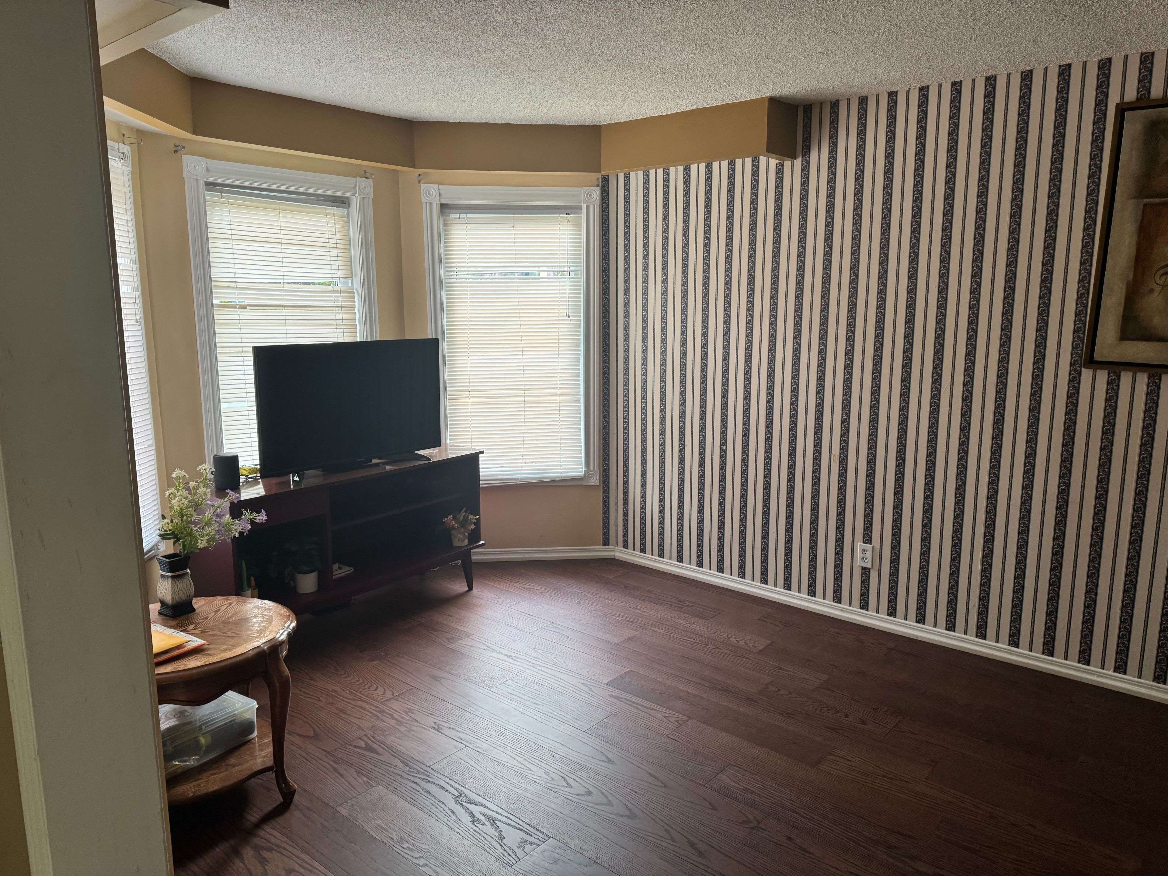 Mississauga, ON L5R 2Y4,5364 Champlain TRL