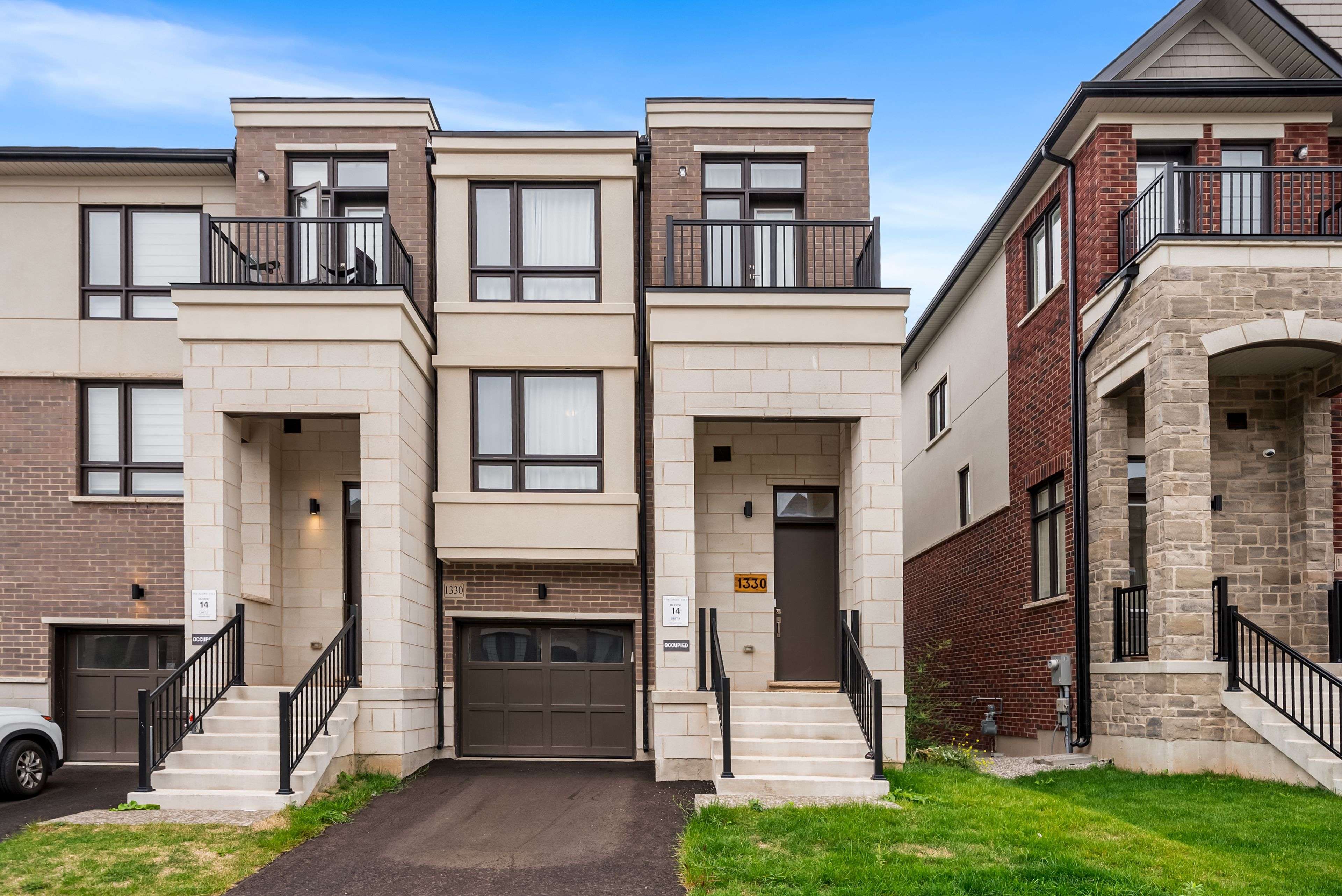 Oakville, ON L6M 5R3,1330 Kaniv ST
