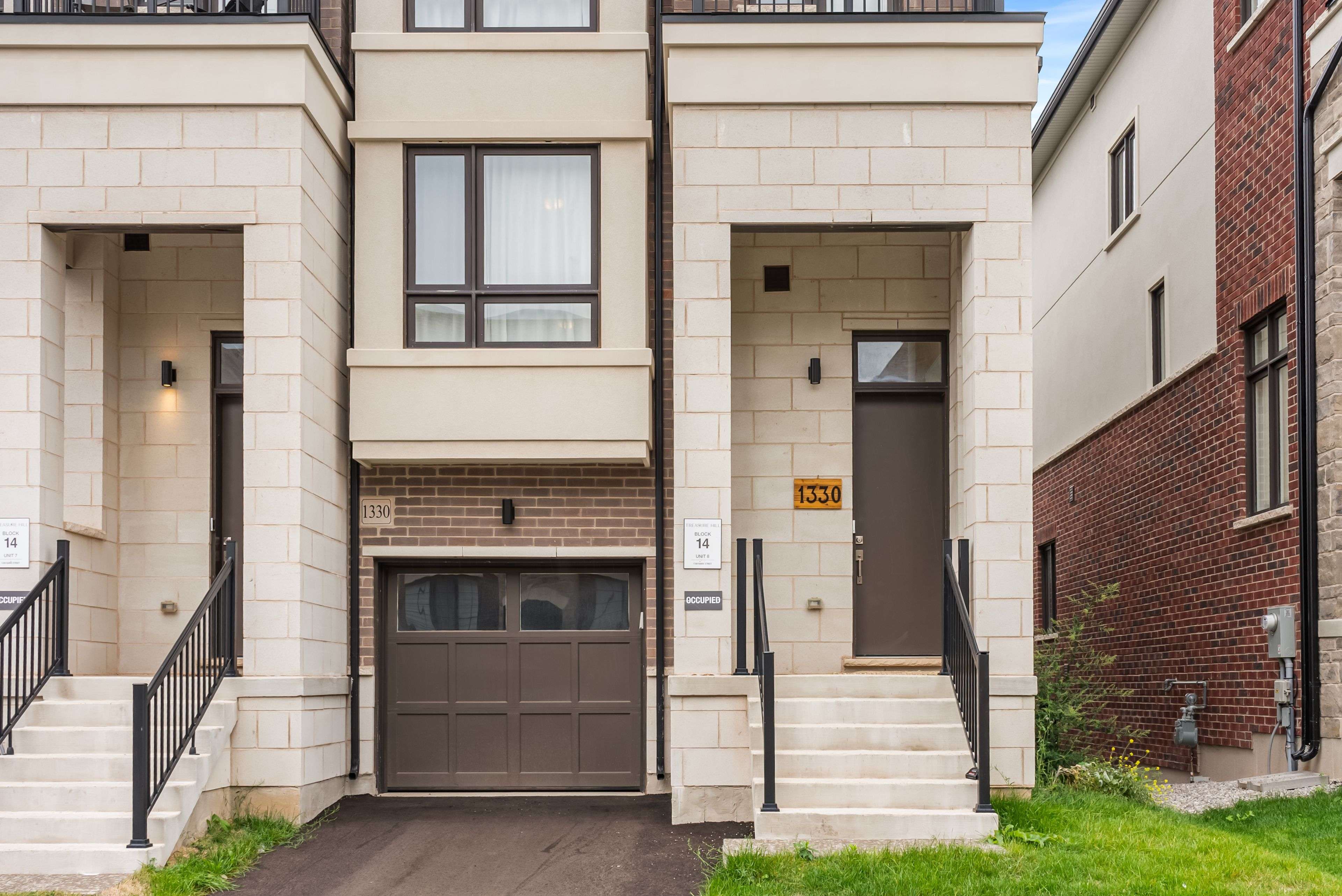 Oakville, ON L6M 5R3,1330 Kaniv ST