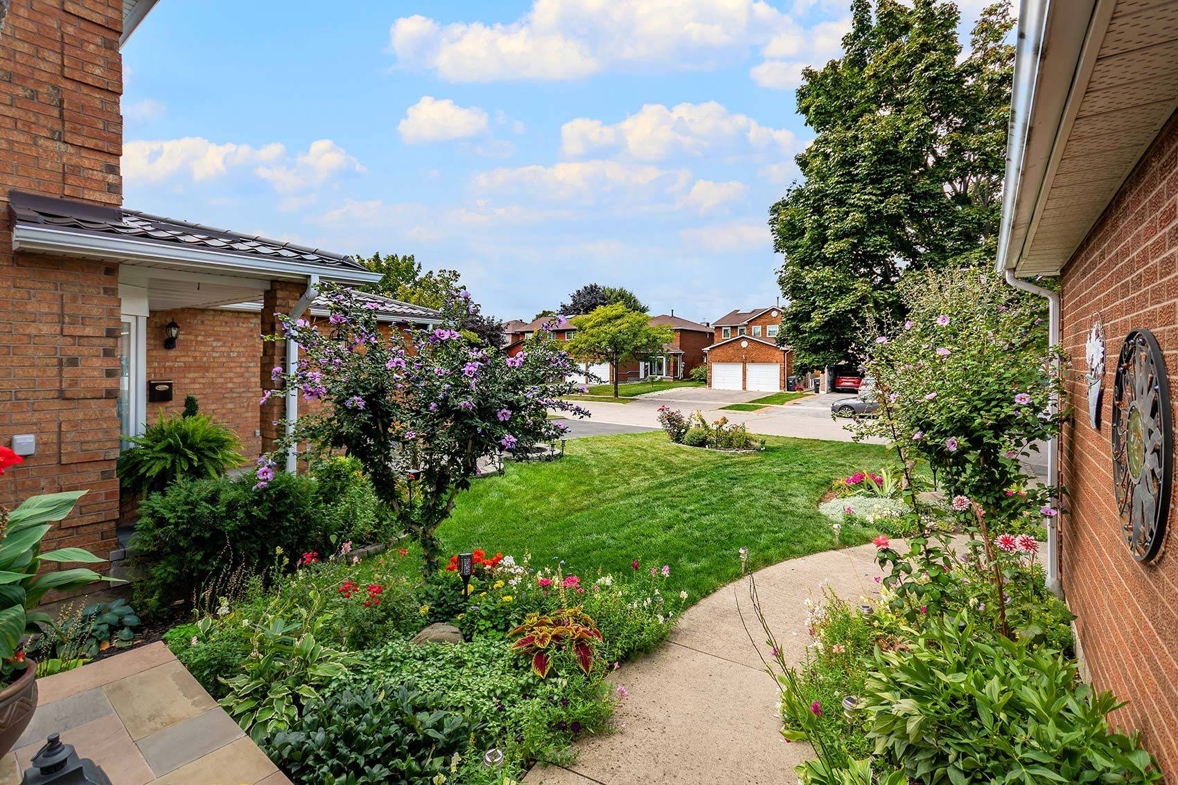 Mississauga, ON L4Z 3A7,418 Chieftan CIR