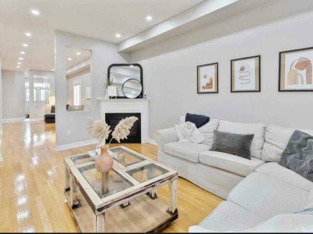 Mississauga, ON L4Z 4K5,134 Breton AVE