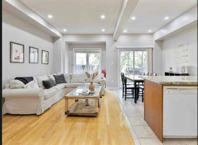 Mississauga, ON L4Z 4K5,134 Breton AVE