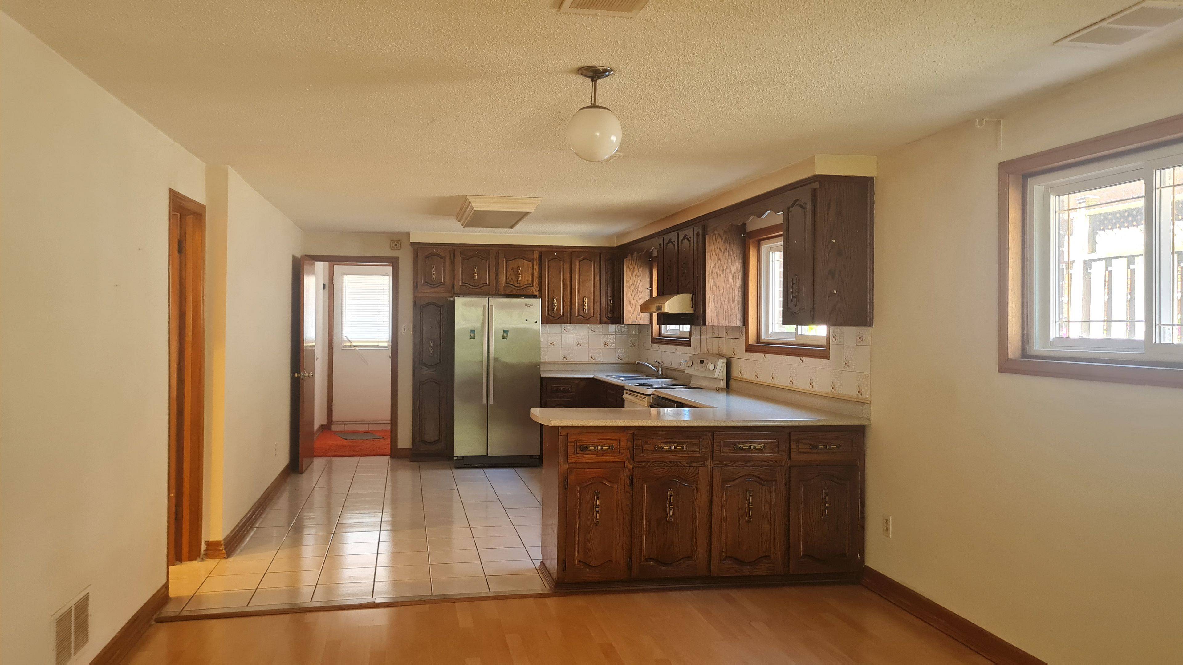 Mississauga, ON L5B 2T6,86 Antigua RD #LOWER