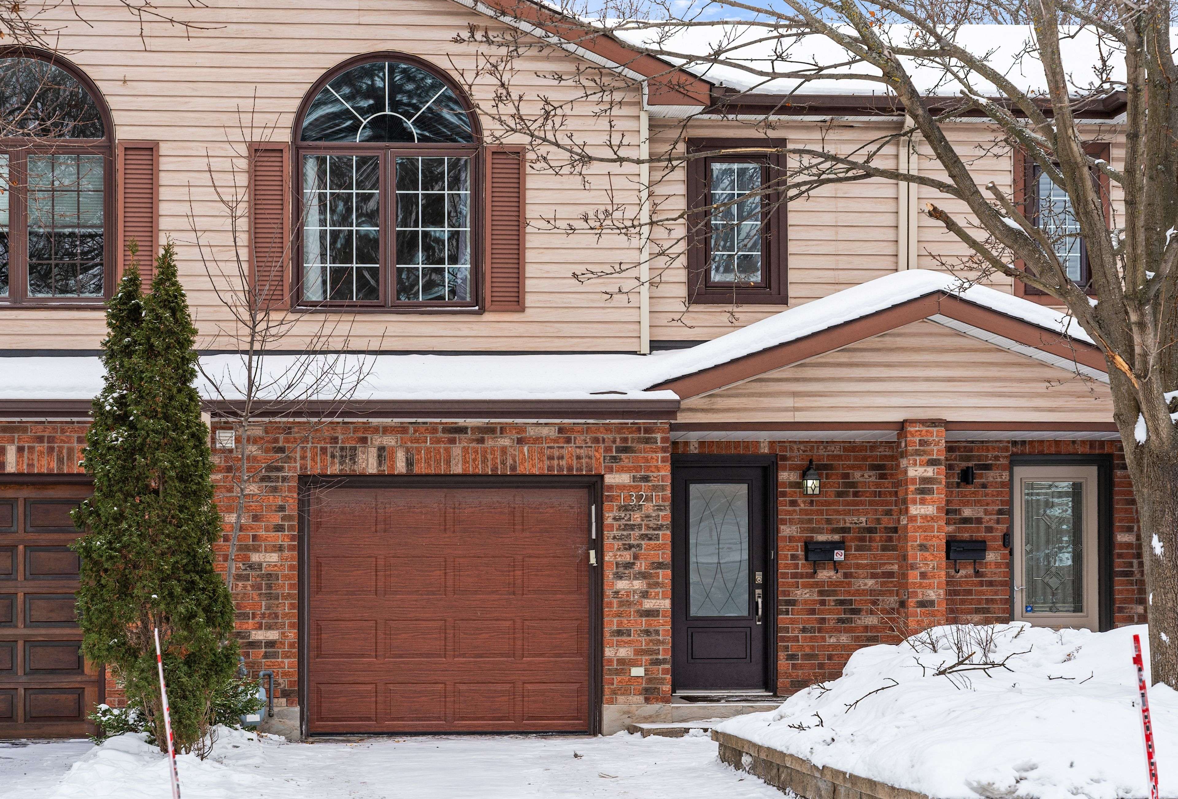 Mooneys Bay - Carleton Heights And Area, ON K2C 1R1,1321 Morley BLVD