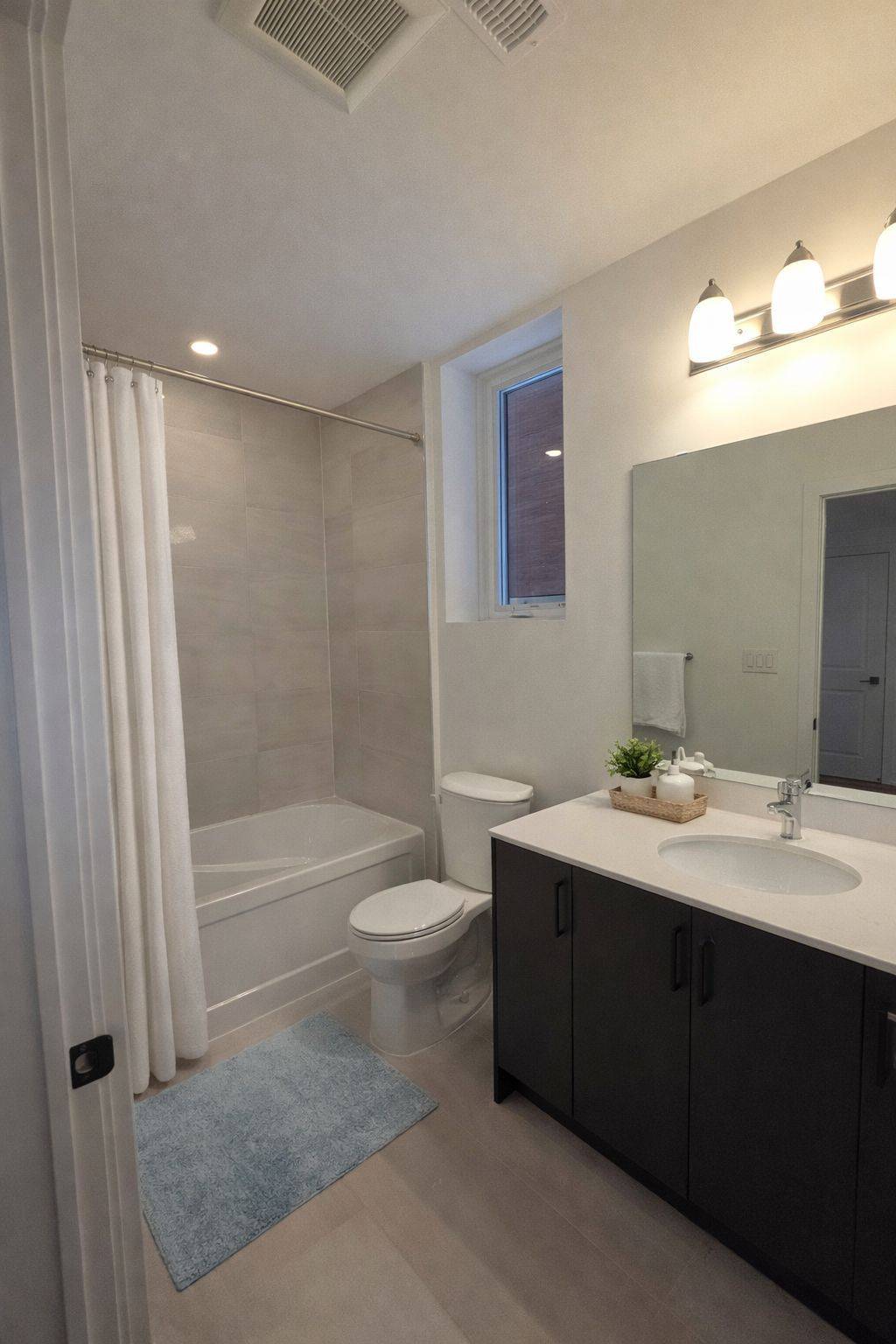 Loyalist, ON K0K 2S0,60 Dusenbury DR