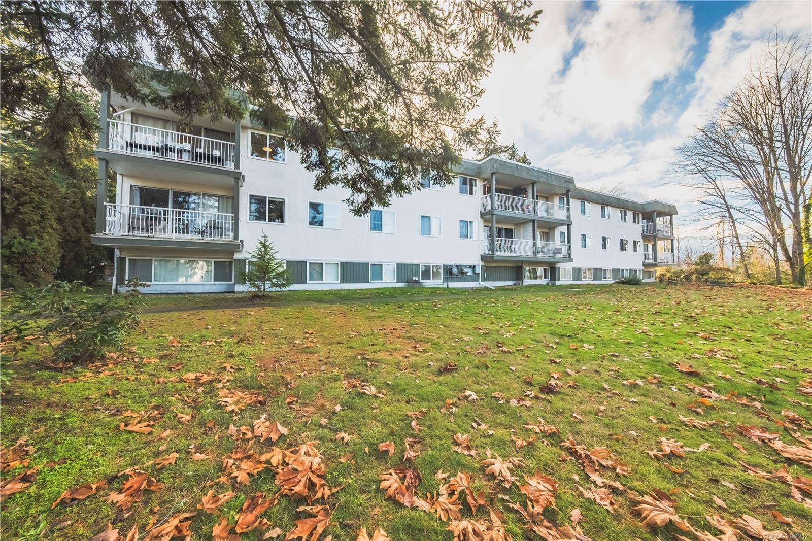 Nanaimo, BC V9R 2A4,997 Bowen Rd #4306