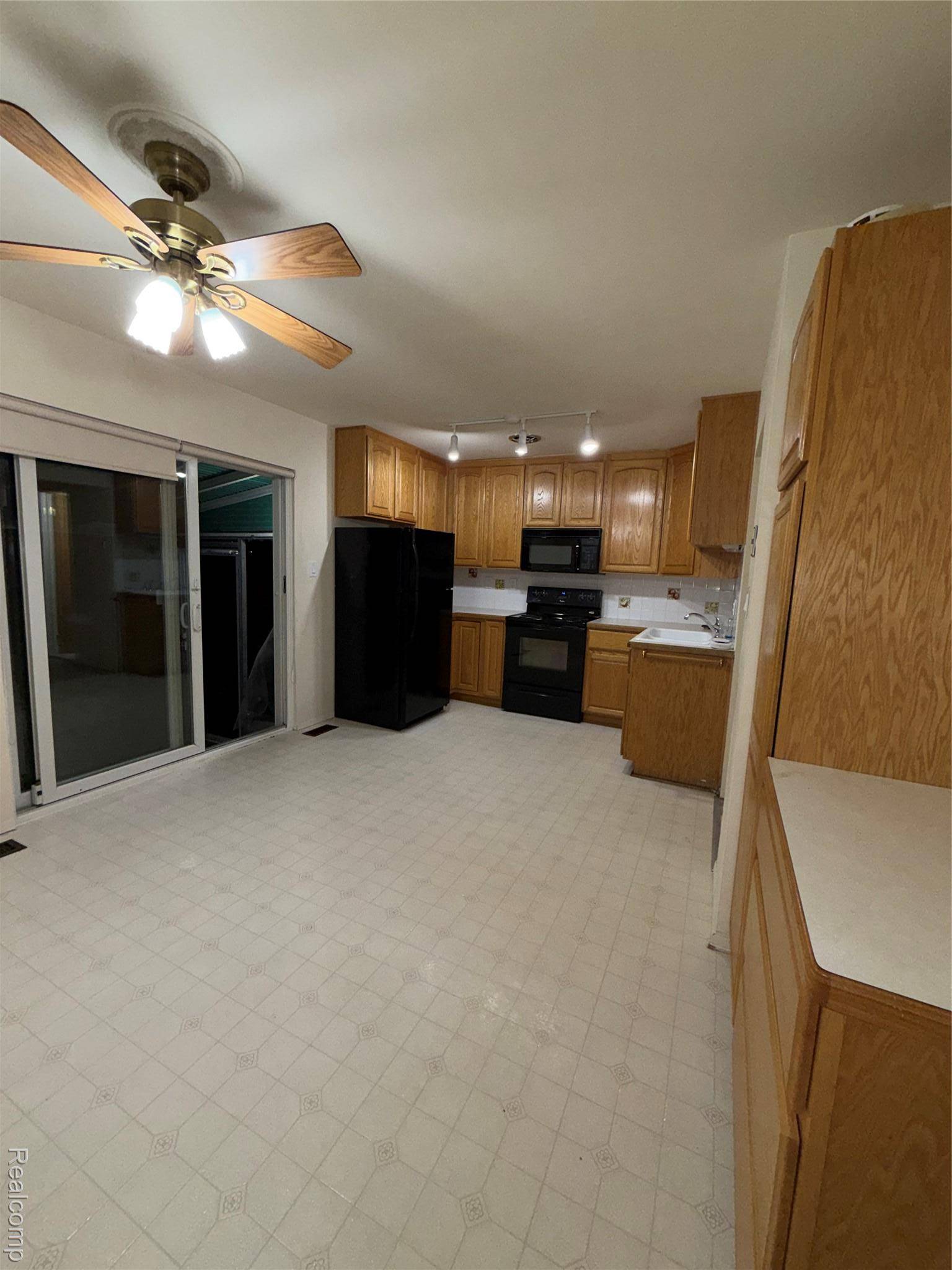 Mt. Clemens, MI 48043,144 Parnacott DR