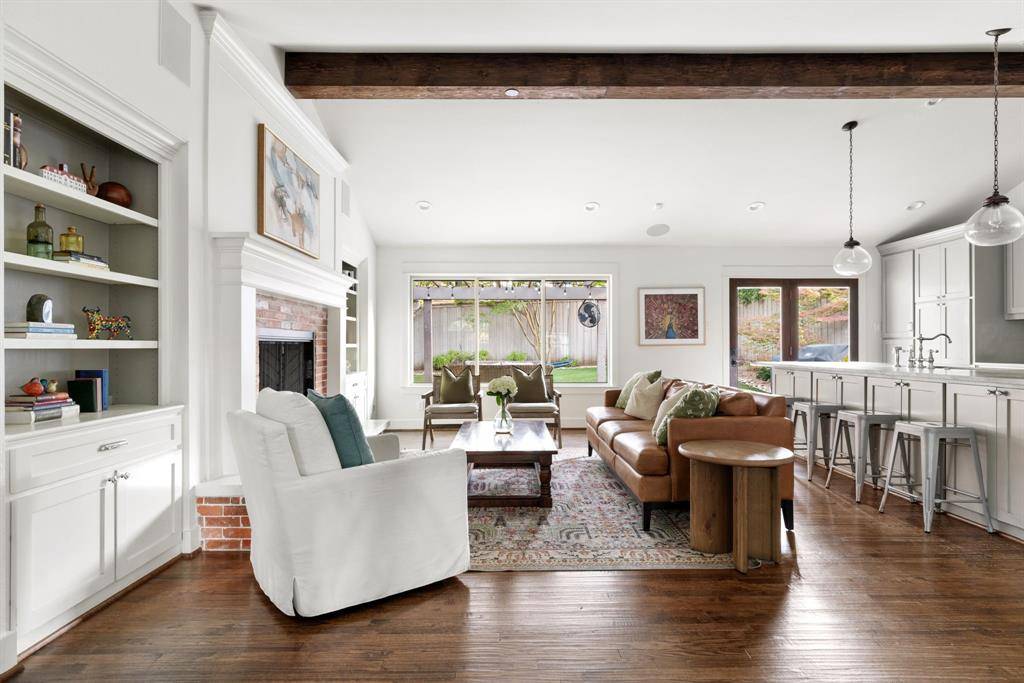 Dallas, TX 75214,7034 Irongate Lane