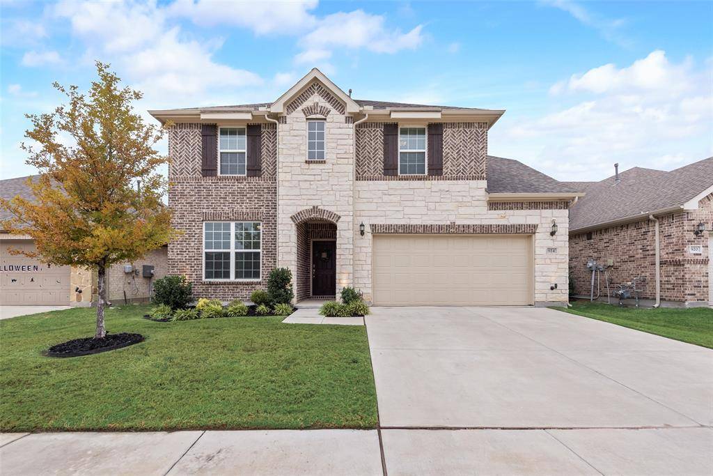 Fort Worth, TX 76052,924 Crest Breeze Drive