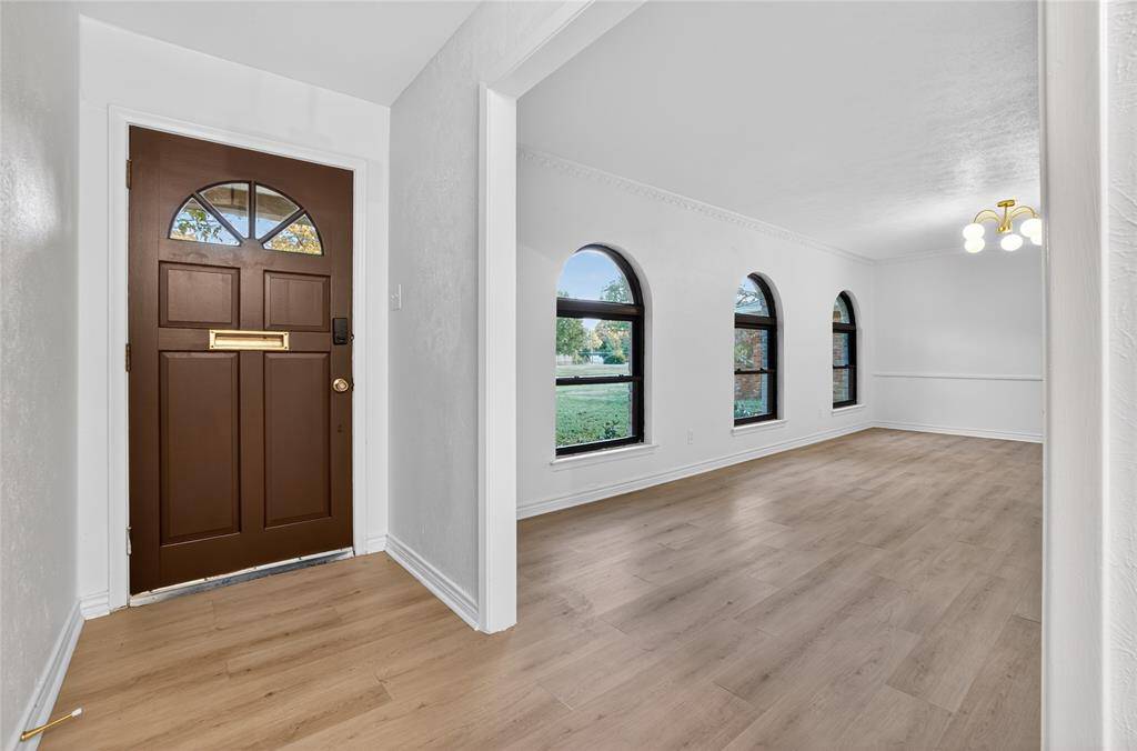 Dallas, TX 75231,6841 Arboreal Drive