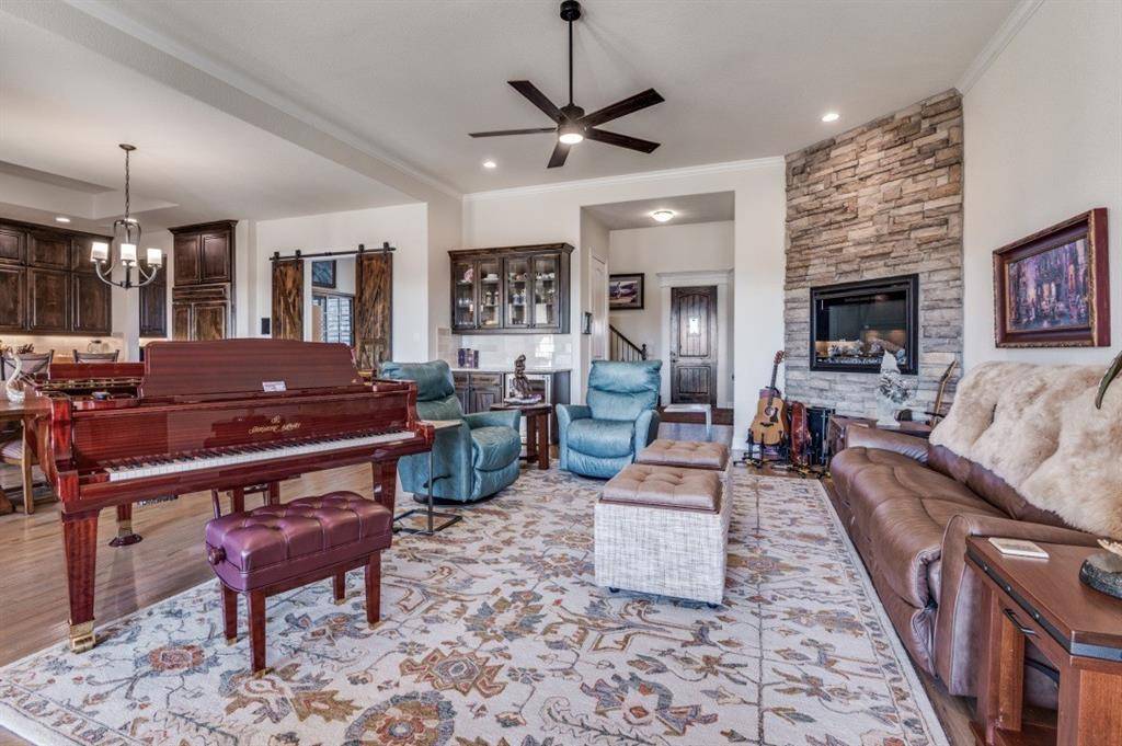 Waxahachie, TX 75167,8210 Palmer Lane