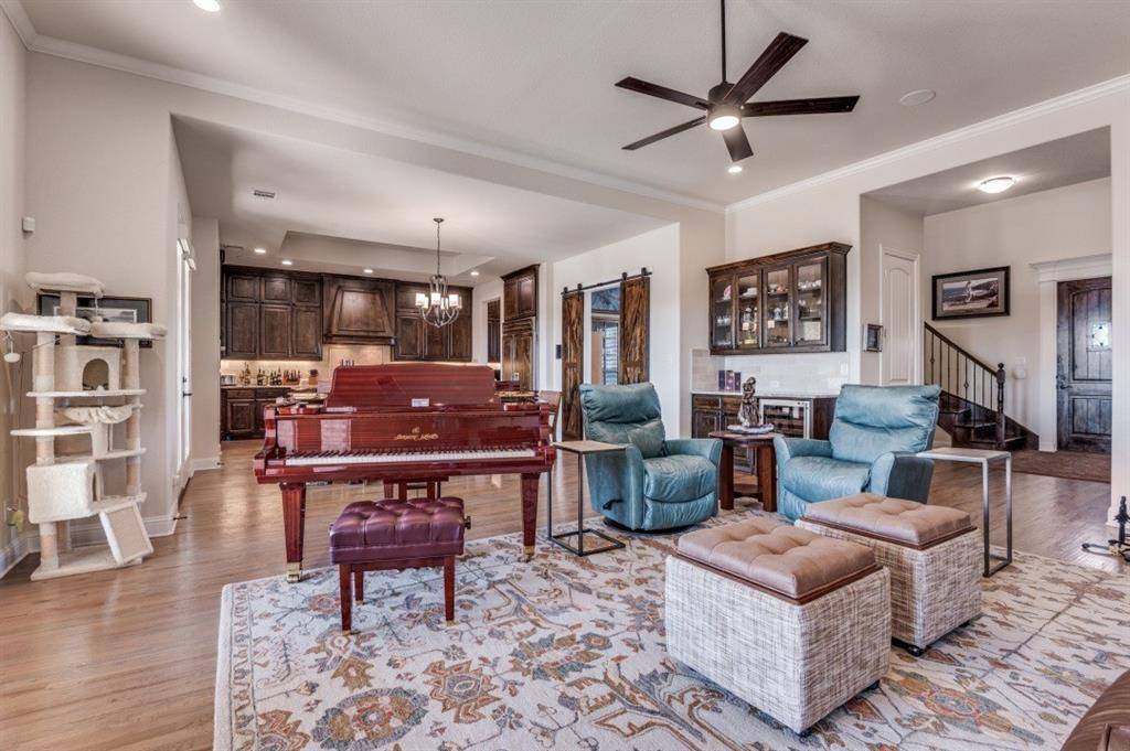 Waxahachie, TX 75167,8210 Palmer Lane