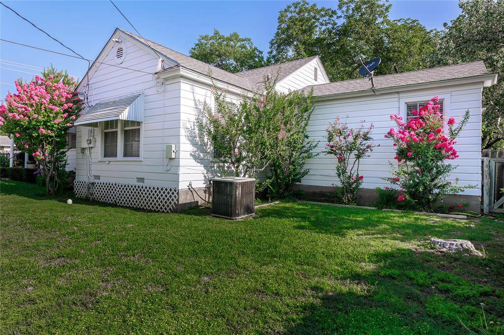 Brady, TX 76825,805 W 15th Street