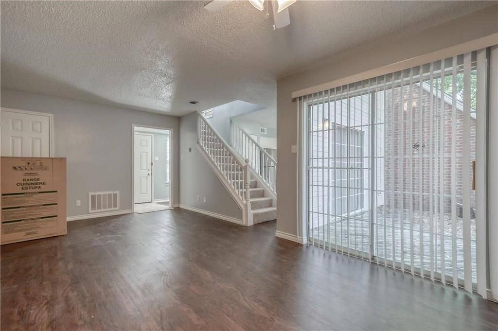 Mckinney, TX 75069,900 S Tennessee Street #2