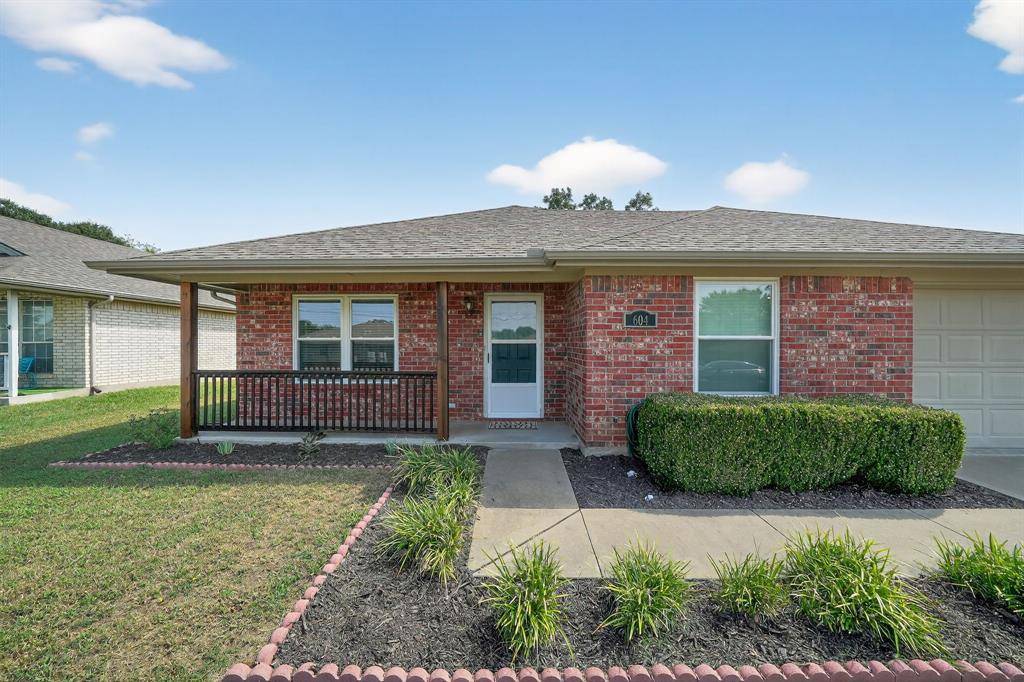 Cleburne, TX 76033,604 Mcanear Street