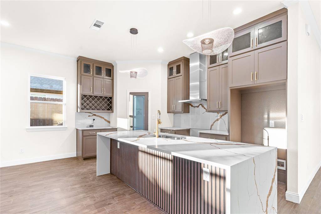 Dallas, TX 75241,2346 Fatima Avenue