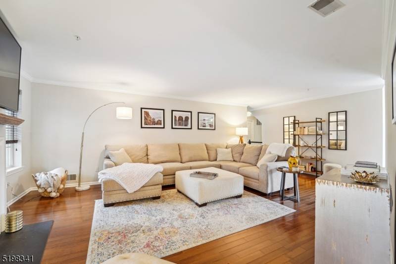 Chatham Twp., NJ 07928,162 Riveredge Dr #162