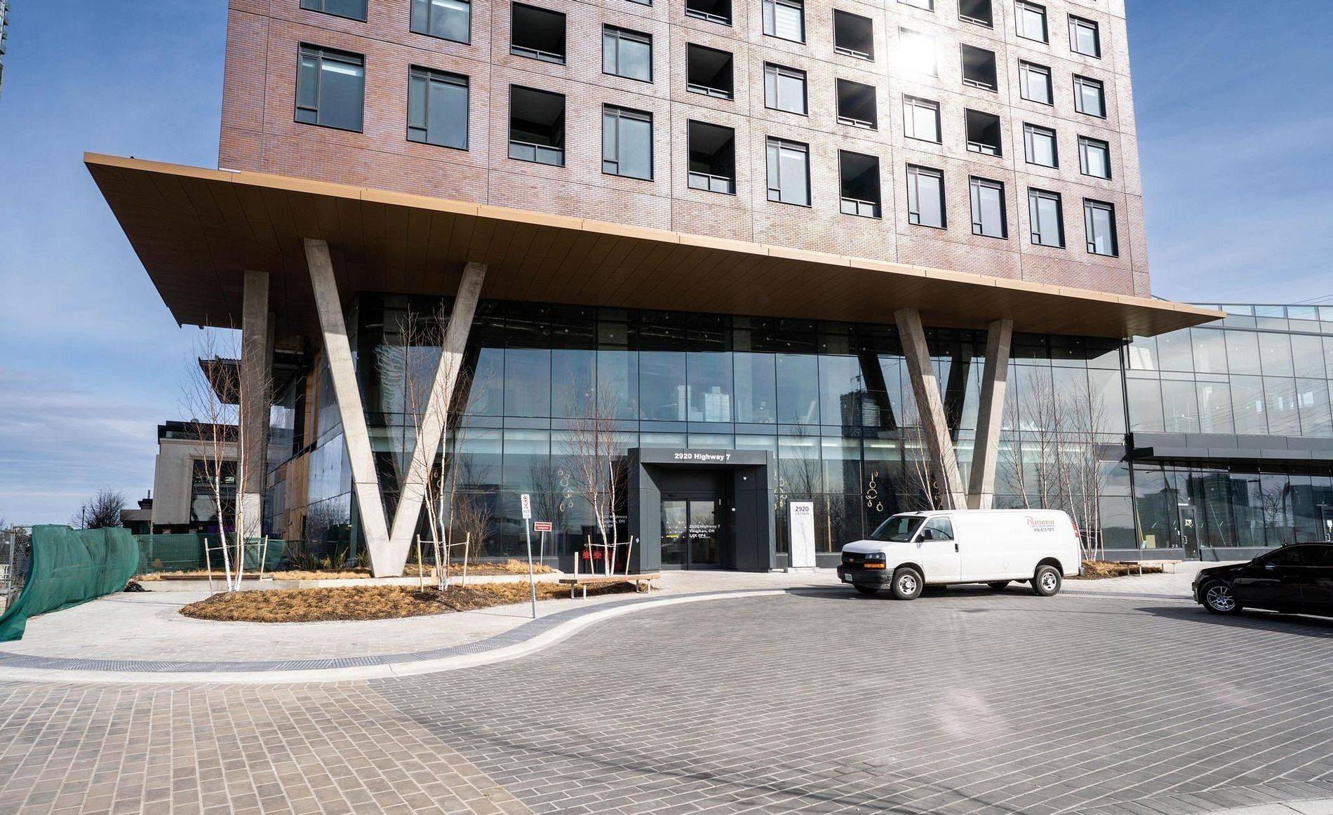 Vaughan, ON L4K 0P4,2920 Hwy 7 HWY #4408