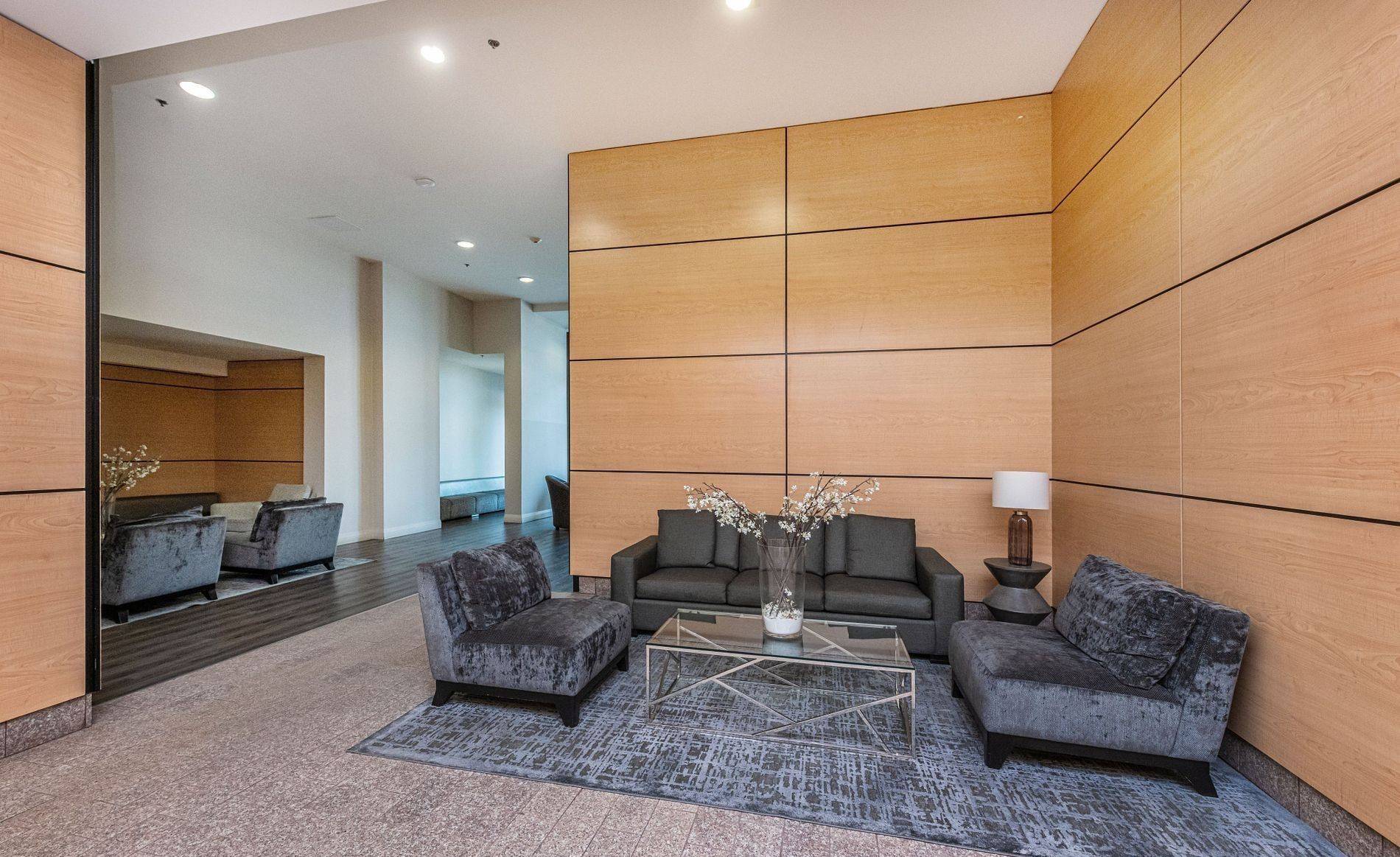 Vaughan, ON L4K 0P4,2920 Hwy 7 HWY #4408