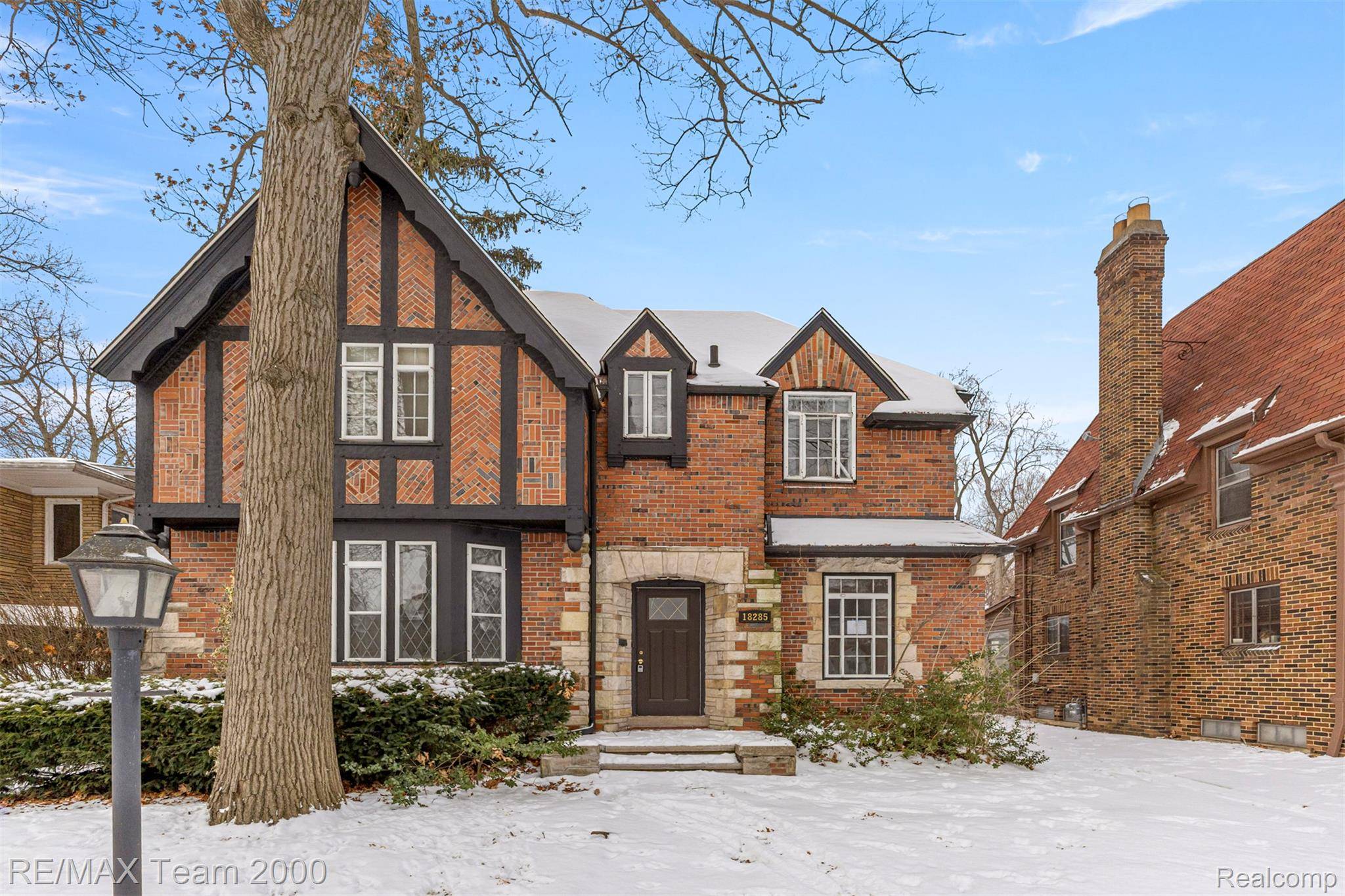 Detroit, MI 48221,18285 Birchcrest DR