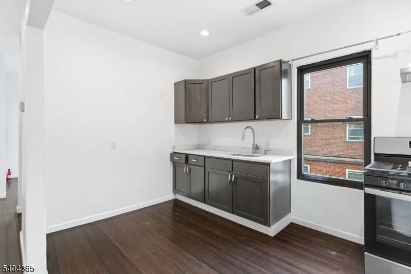 Elizabeth City, NJ 07202,840 Jersey Ave